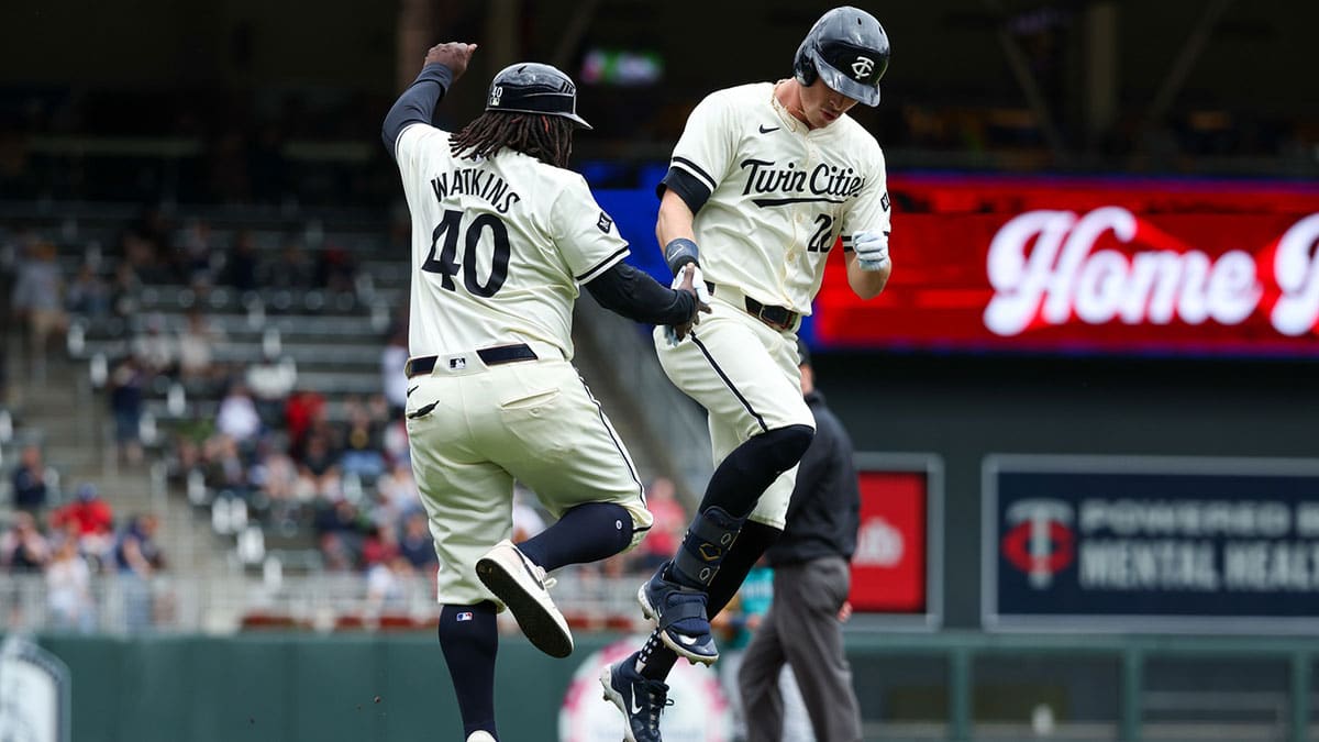 Baldelli and the Mariners, Max Kepler leap. 