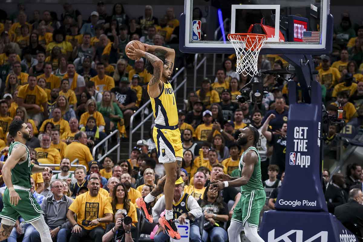 Indiana Pacers forward Obi Toppin (1) attempts to score during the fourth quarter during game four of the eastern conference finals for the 2024 NBA playoffs at Gainbridge Fieldhouse.