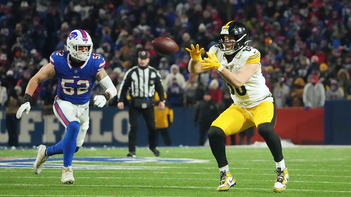 Orchard Park, New York, USA; Pittsburgh Steelers tight end Pat Freiermuth (88) makes a catch in the second half against the Buffalo Bills in a 2024 AFC wild card game at Highmark Stadium.