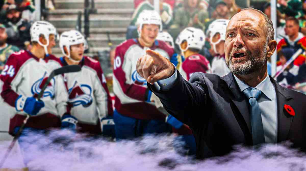 Photo: Peter DeBoer coaching Stars looking serious