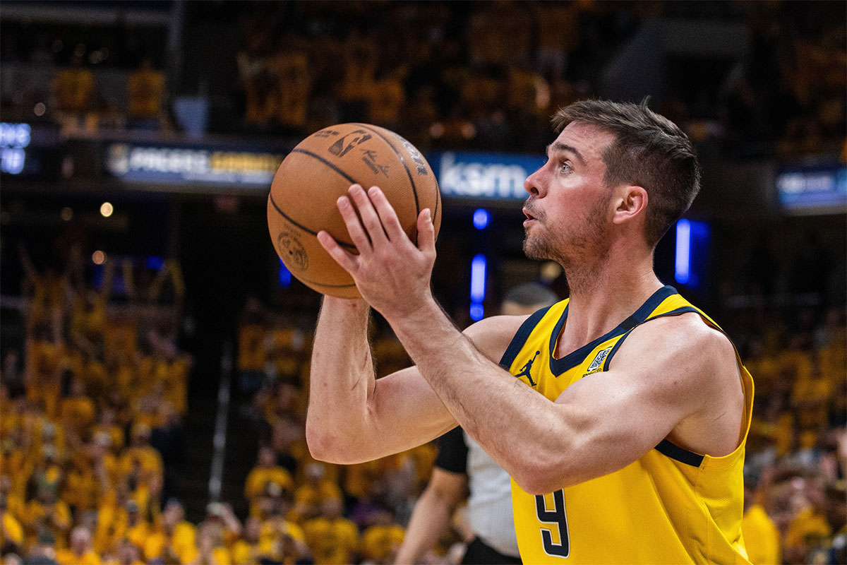 Indiana Pacers Guard TJ McConnell (9) Shoot the ball during the game six of the first round for the playoffs at 2024. NBA against Milwaukee in Gainbridge Fieldhouse.