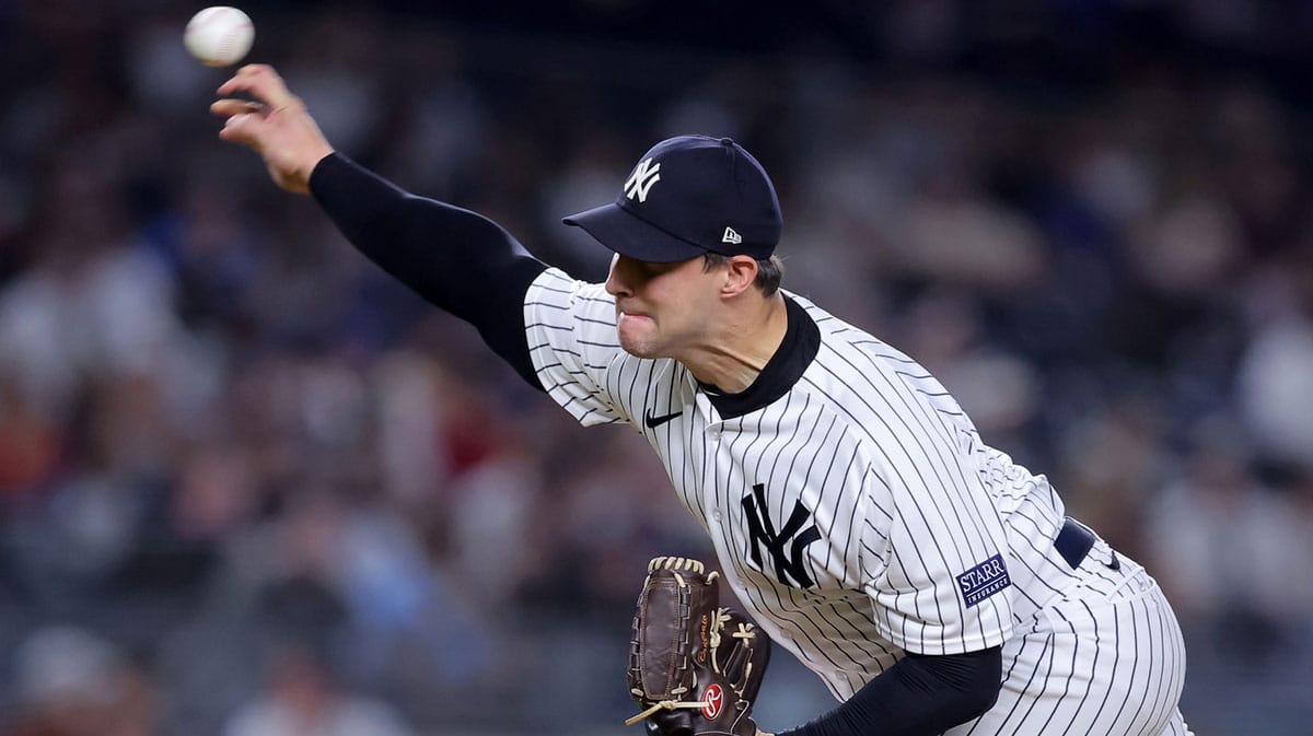 New York Yankees relief pitcher Tommy Kahnle (41) pitches against the Toronto Blue Jays during the eighth inning at Yankee Stadium