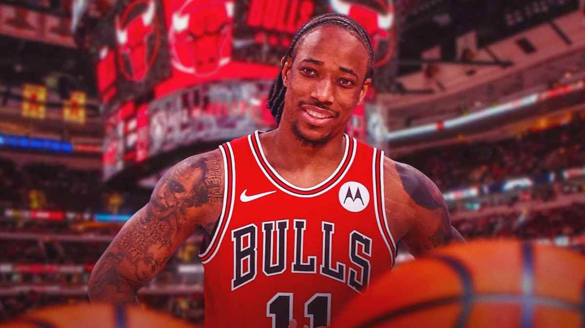 DeMar DeRozan with United Center in background