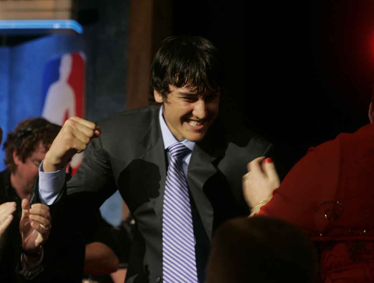 Andrew Bogut getting drafted by the Bucks