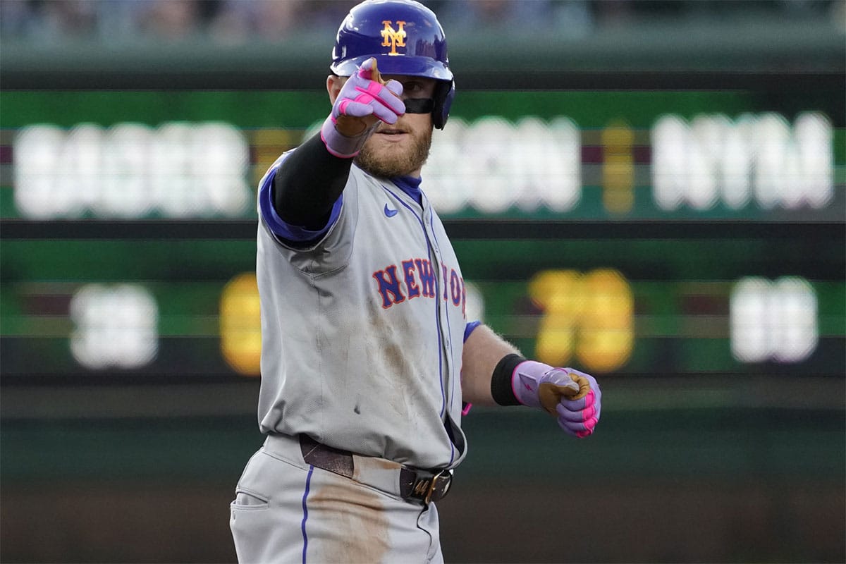 New York Mets outfielder Harrison Bader (44) gestures after hitting a double against the Chicago Cubs during the sixth inning at Wrigley Field.