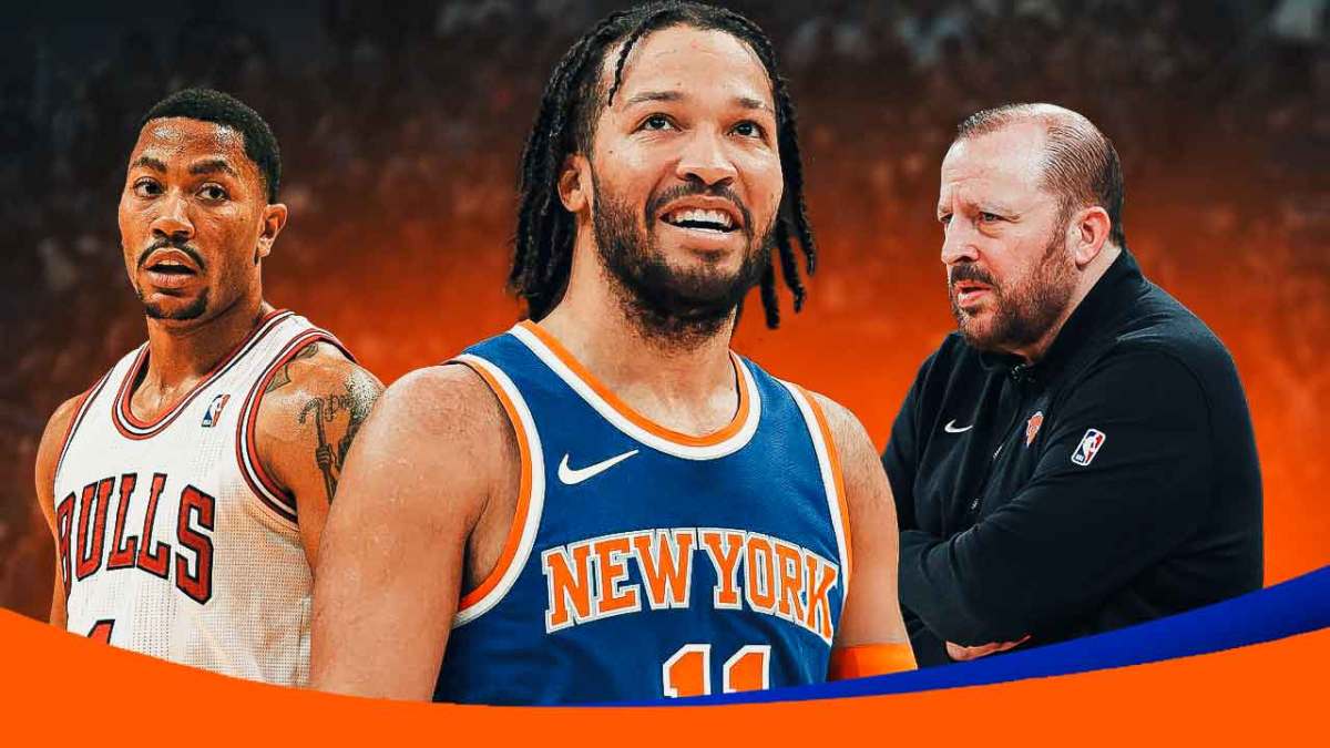 Jalen Brunson with Derrick Rose (Bulls jersey) and Tom Thibodeau in background