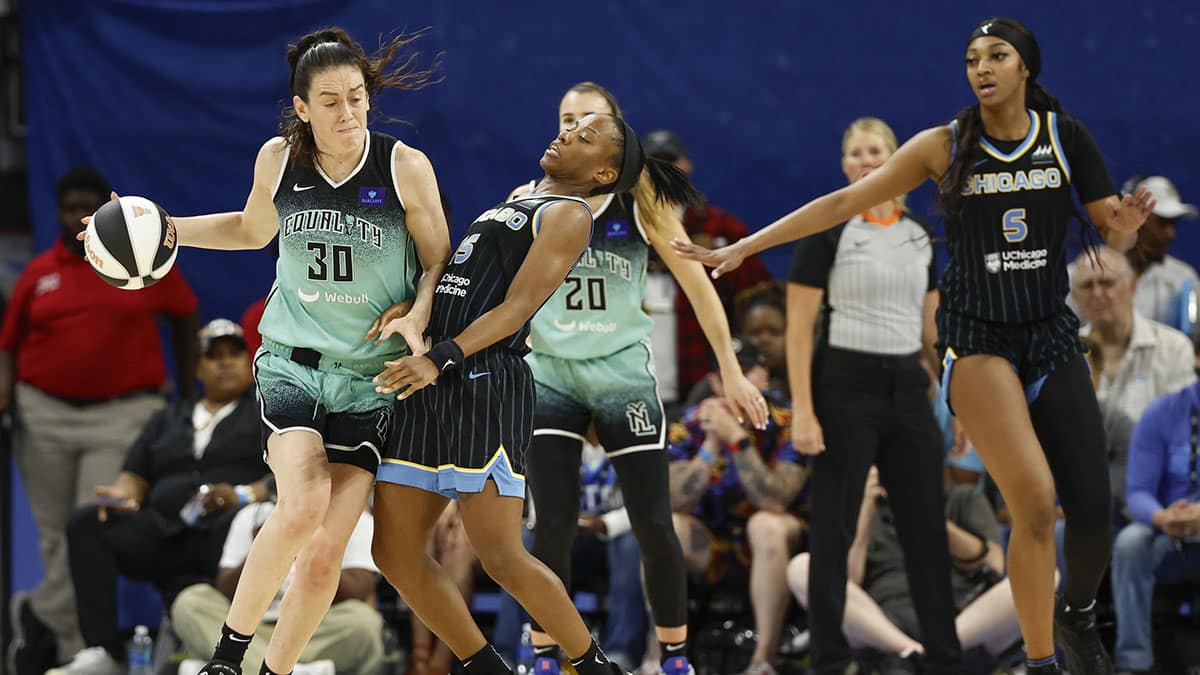 New York Liberty forward Breanna Stewart (30) is defended by Chicago Sky guard Lindsay Allen (15)