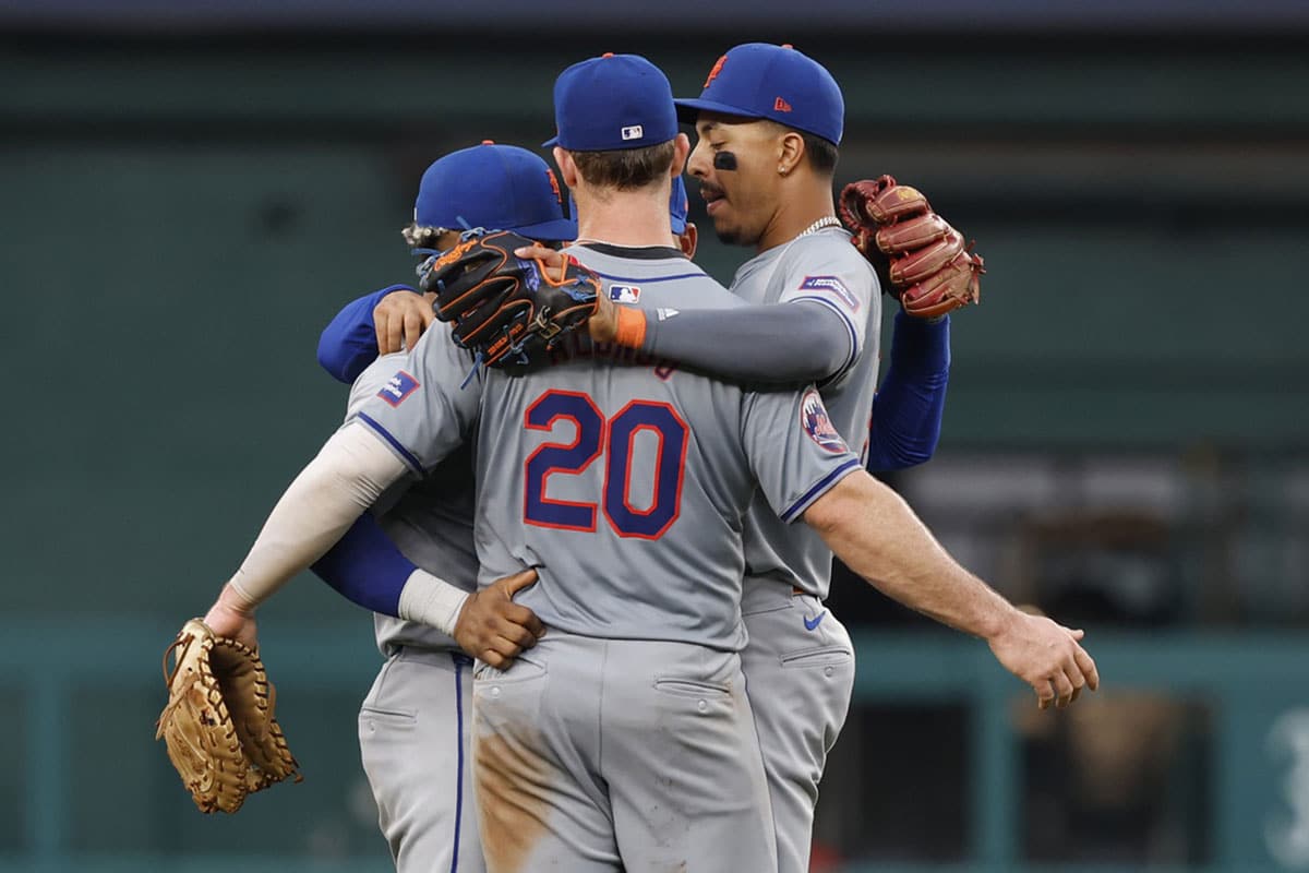 New York Mets players celebrate after their game against the Washington Nationals at Nationals Park
