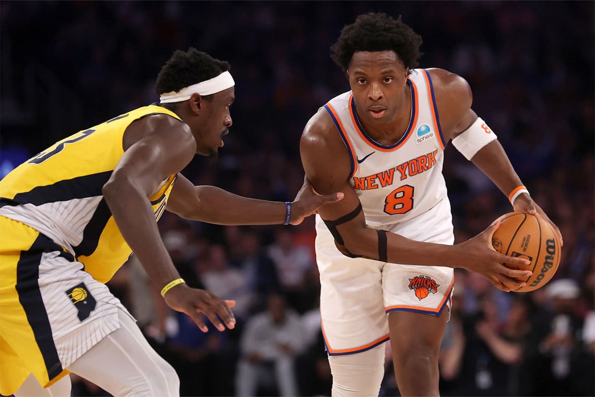 New York Knicks forward OG Anunoby (8) controls the ball against Indiana Pacers forward Pascal Siakam (43) during the second quarter of game one of the second round of the 2024 NBA playoffs at Madison Square Garden.