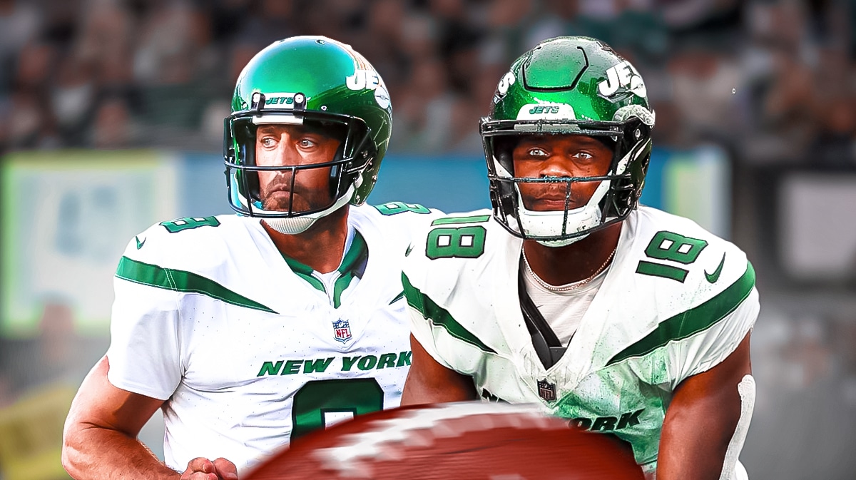 Aaron Rodgers and Randall Cobb with MetLife Stadium in background