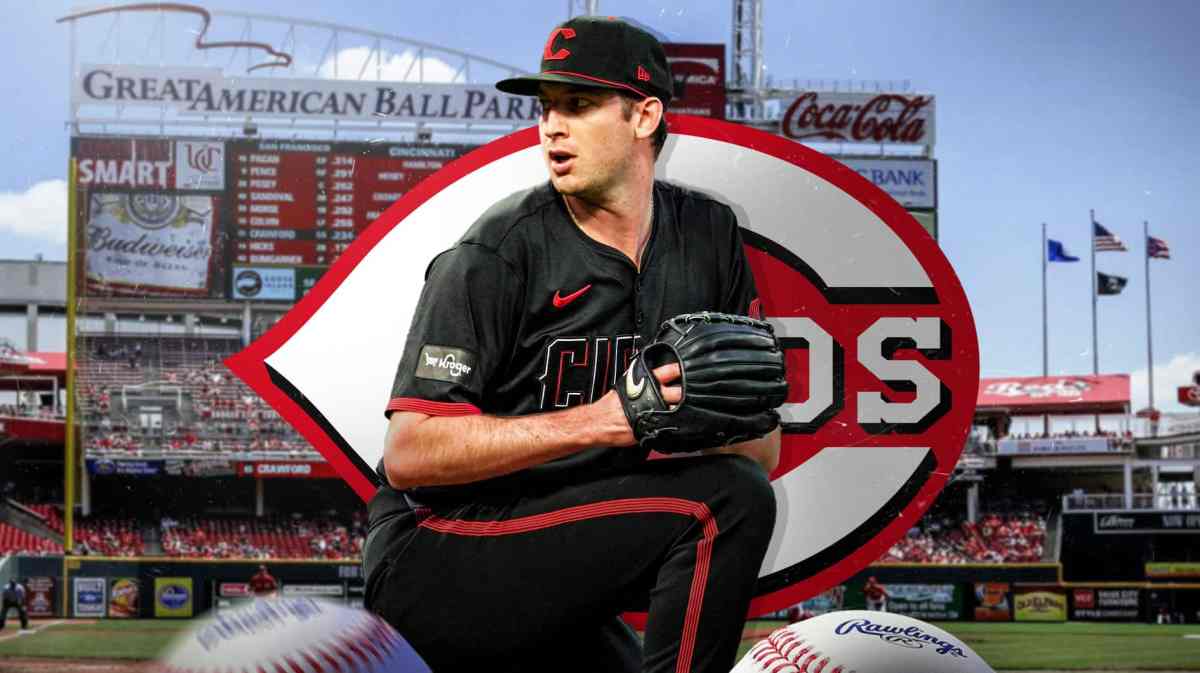 Reds' Nick Lodolo stands next to injury reporters amid finger news