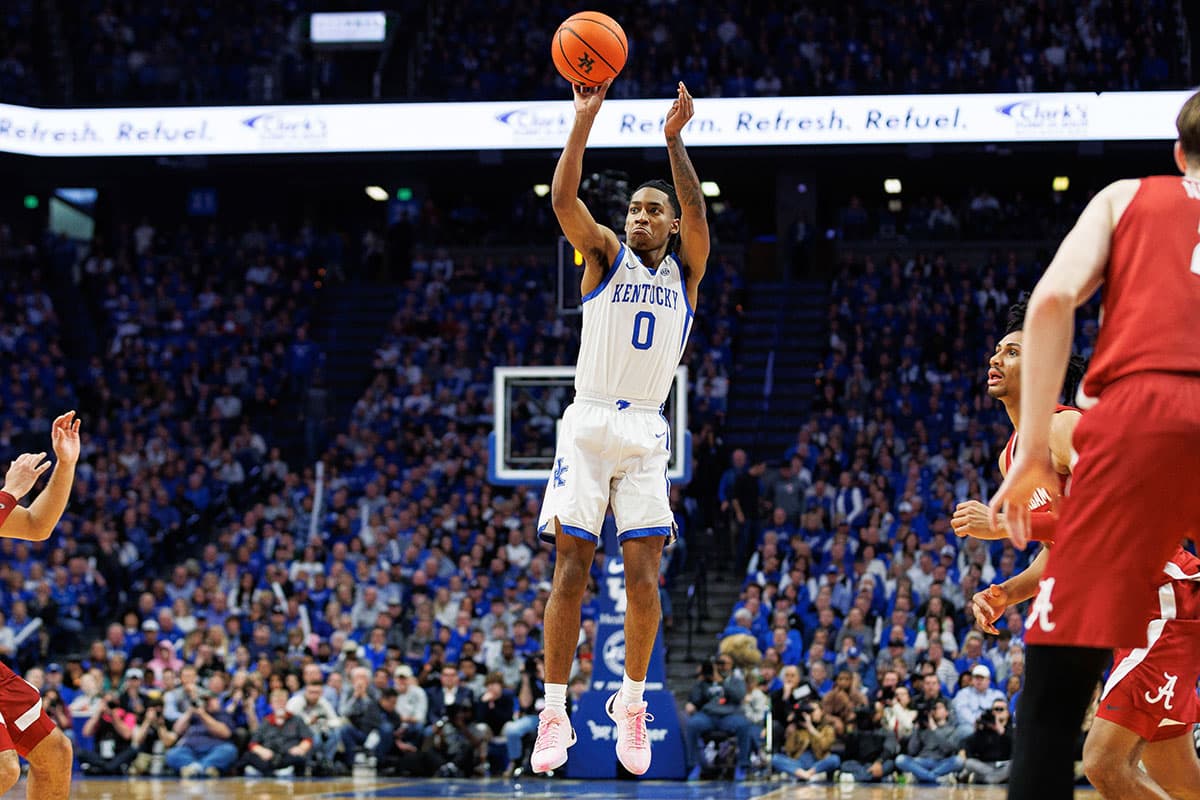  Kentucky Wildcats guard Rob Dillingham (0) shoots the ball during the second half against the Alabama Crimson Tide at Rupp Arena at Central Bank Center.