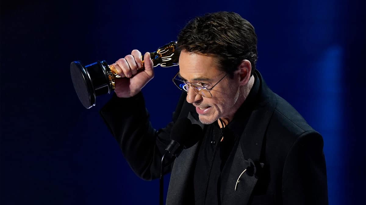 Robert Downey Jr. at the Oscars in 2024 after winning Best Supporting Actor.