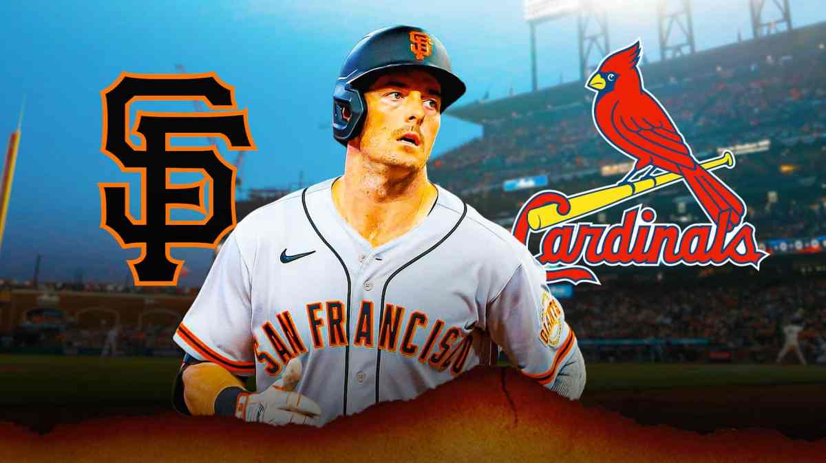 Giants' Mike Yastrzemski looks at Cardinals fans during injury scare