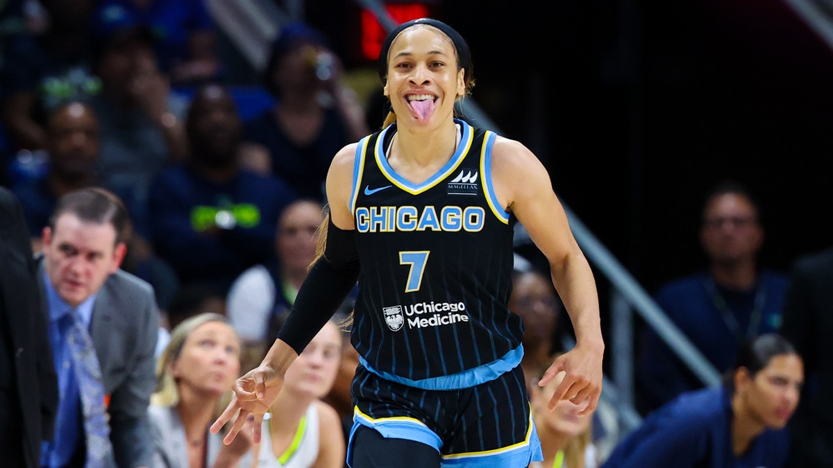 Chicago Sky guard Chennedy Carter (7) reacts during the first quarter against the Dallas Wings at College Park Center.