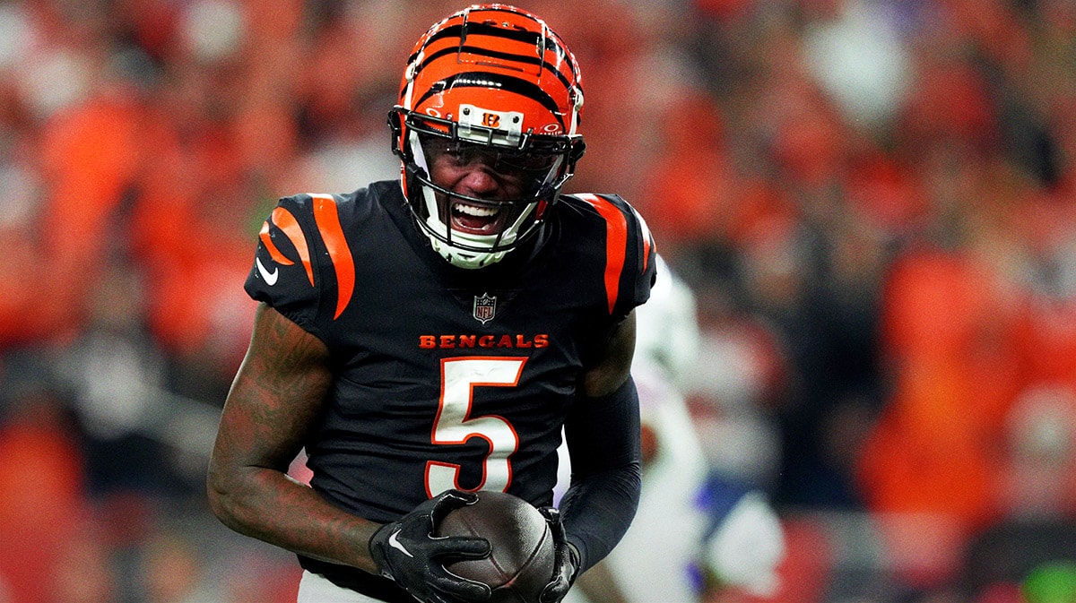 Cincinnati Bengals wide receiver Tee Higgins (5) reacts after completing a catch in the fourth quarter during a Week 9 NFL football game against the Buffalo Bills
