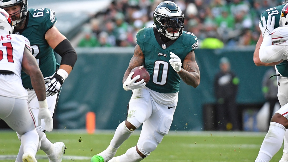 Philadelphia Eagles running back D'Andre Swift (0) against the Arizona Cardinals at Lincoln Financial Field.
