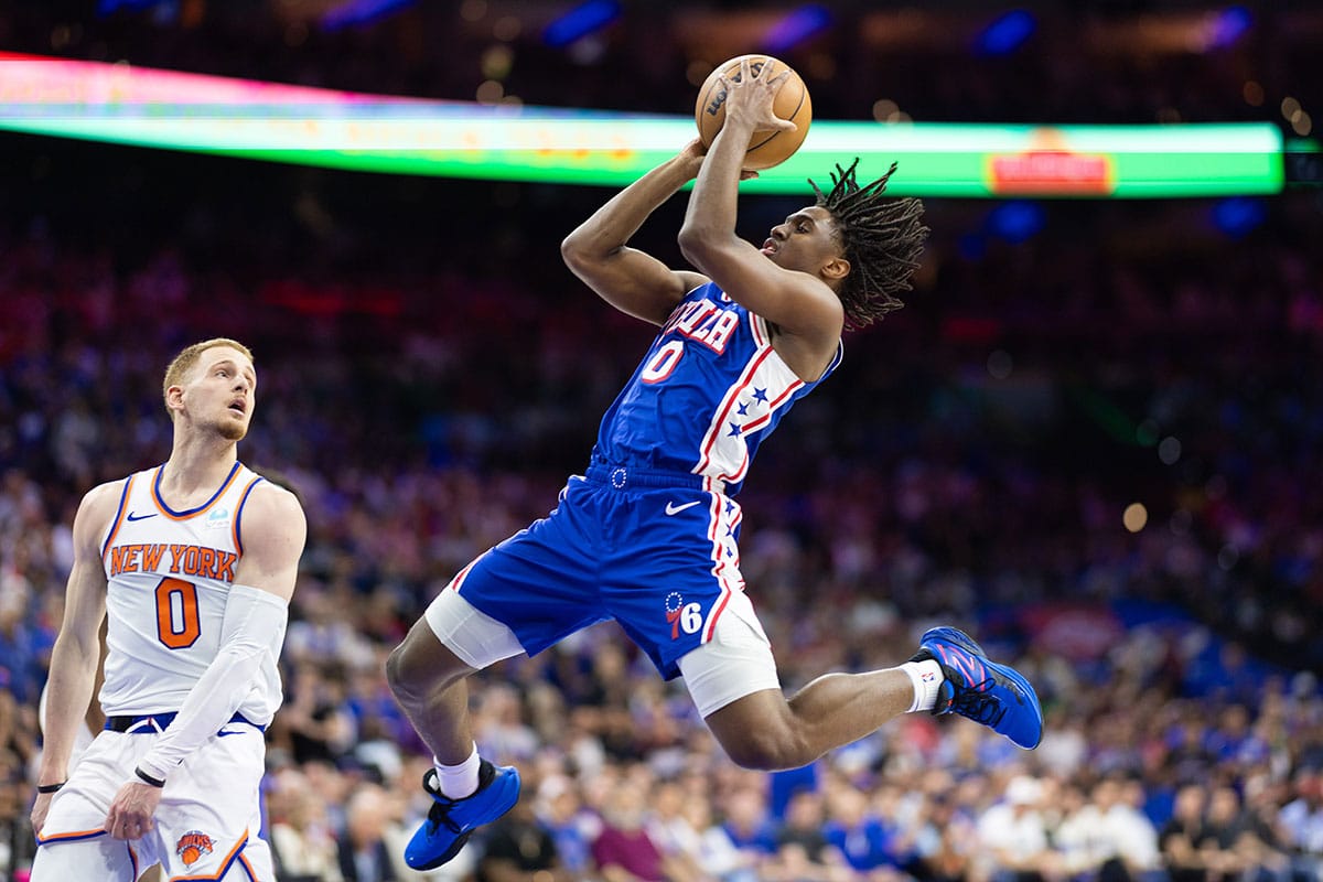 Tyrese Maxey shooting a shot on the 76ers