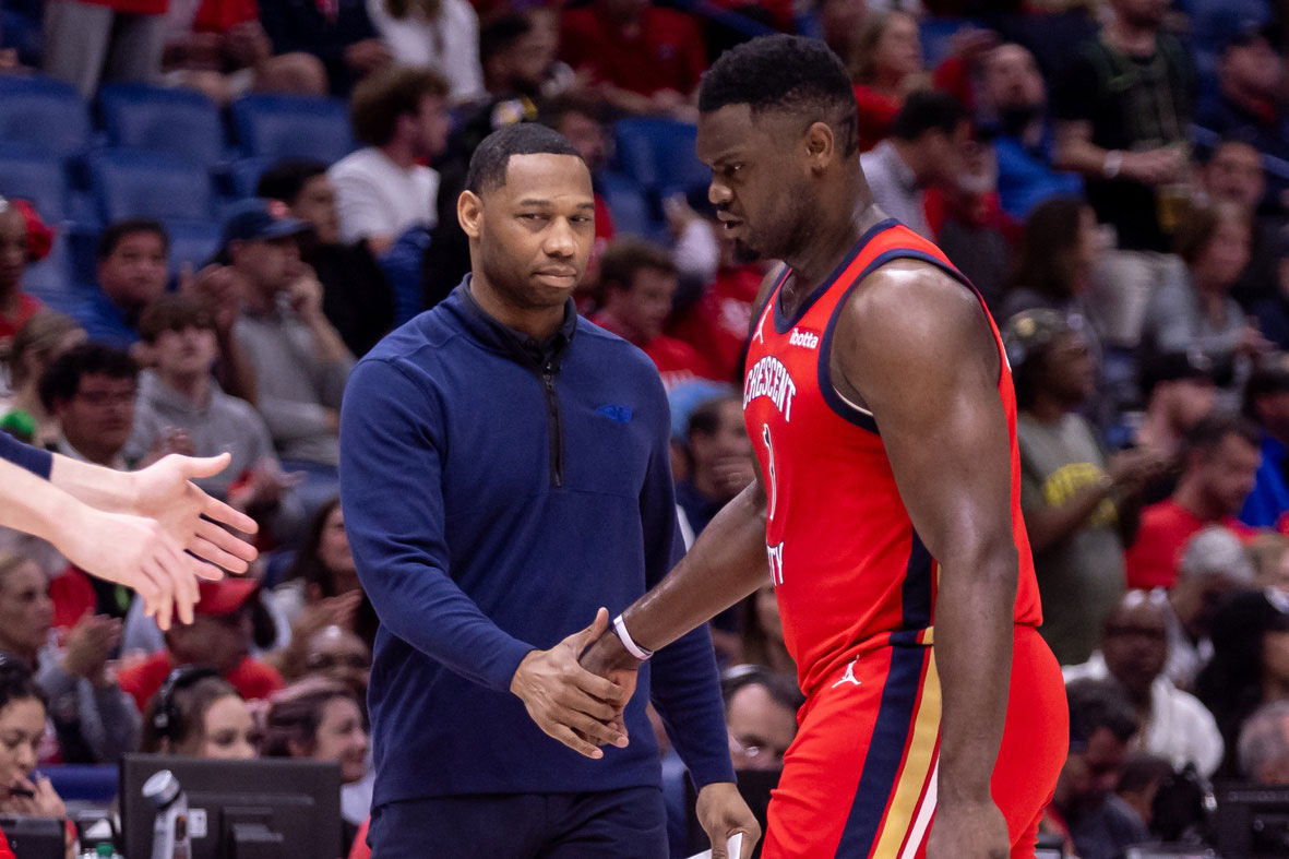 New Orleans Pelicans forward Zion Williamson (1) reacts with New Orleans Pelicans head coach Willie Green on a time out in the first half against the Los Angeles Lakers during a play-in game of the 2024 NBA playoffs against the New Orleans Pelicans at Smoothie King Center.