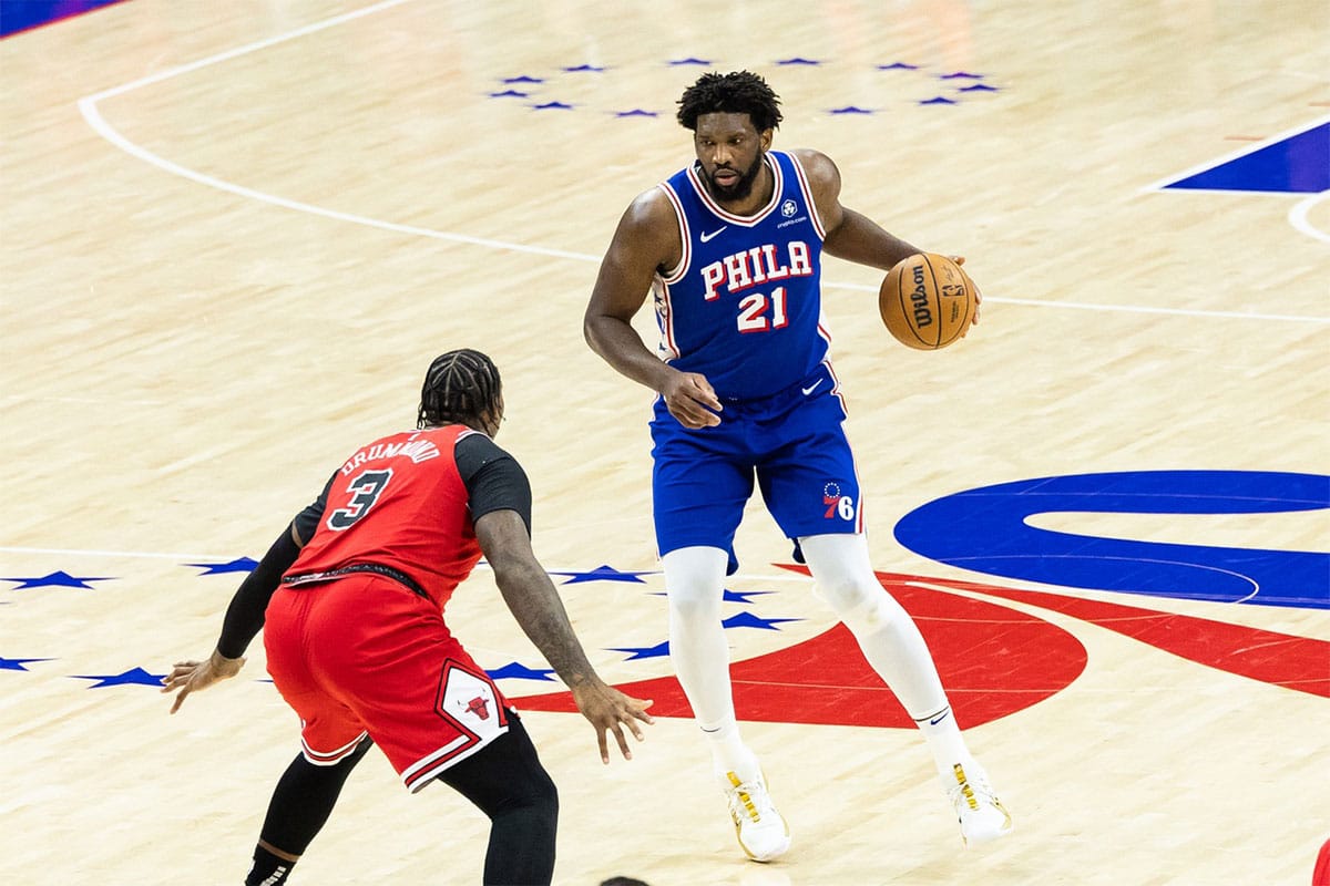 Philadelphia 76ers center Joel Embiid (21) controls the ball against Chicago Bulls center Andre Drummond (3) during the third quarter at Wells Fargo Center