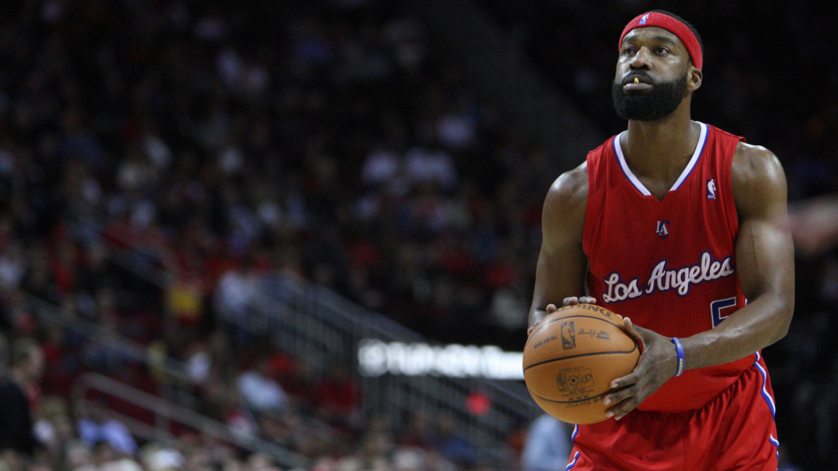  Los Angeles Clippers point guard Baron Davis (5) shoots a free throw against the Houston Rockets during the second quarter at the Toyota Center. 