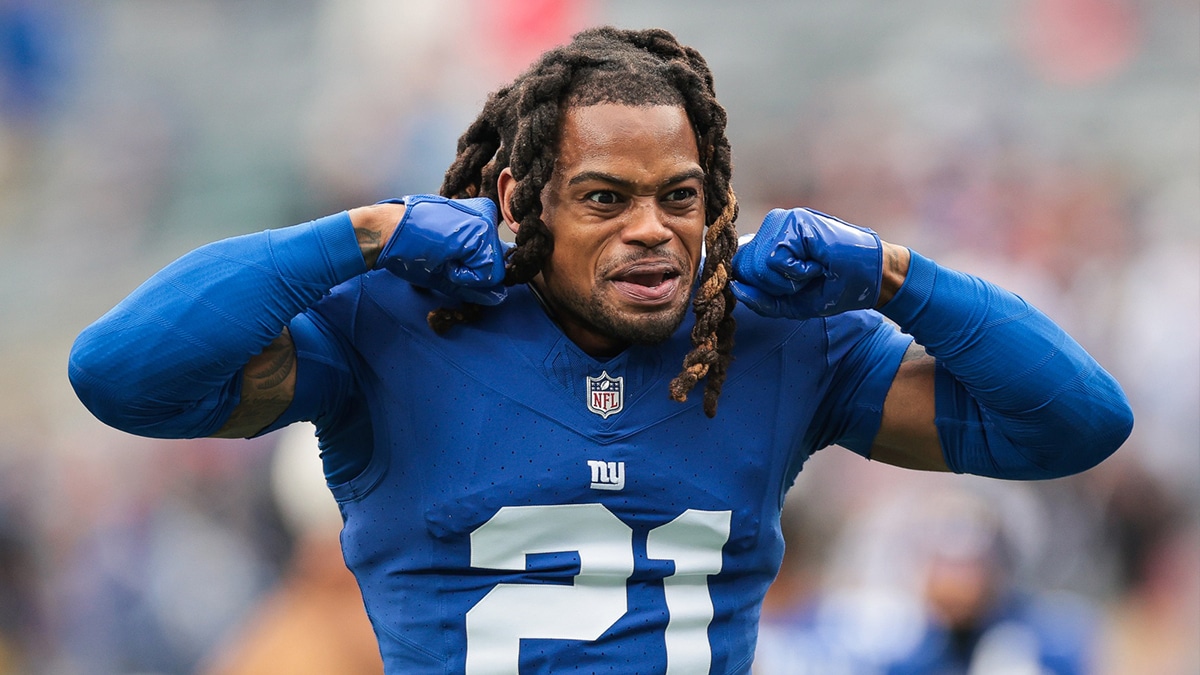 New York Giants safety Bobby McCain (21) gestures on the field before the game against the New England Patriots at MetLife Stadium.