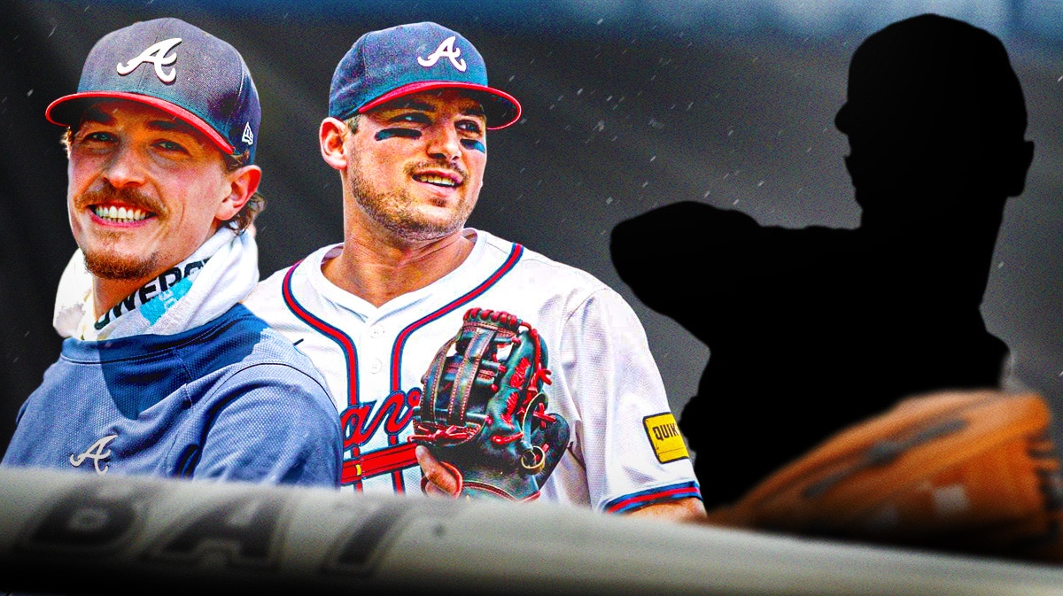 Braves players looking at AJ Minter