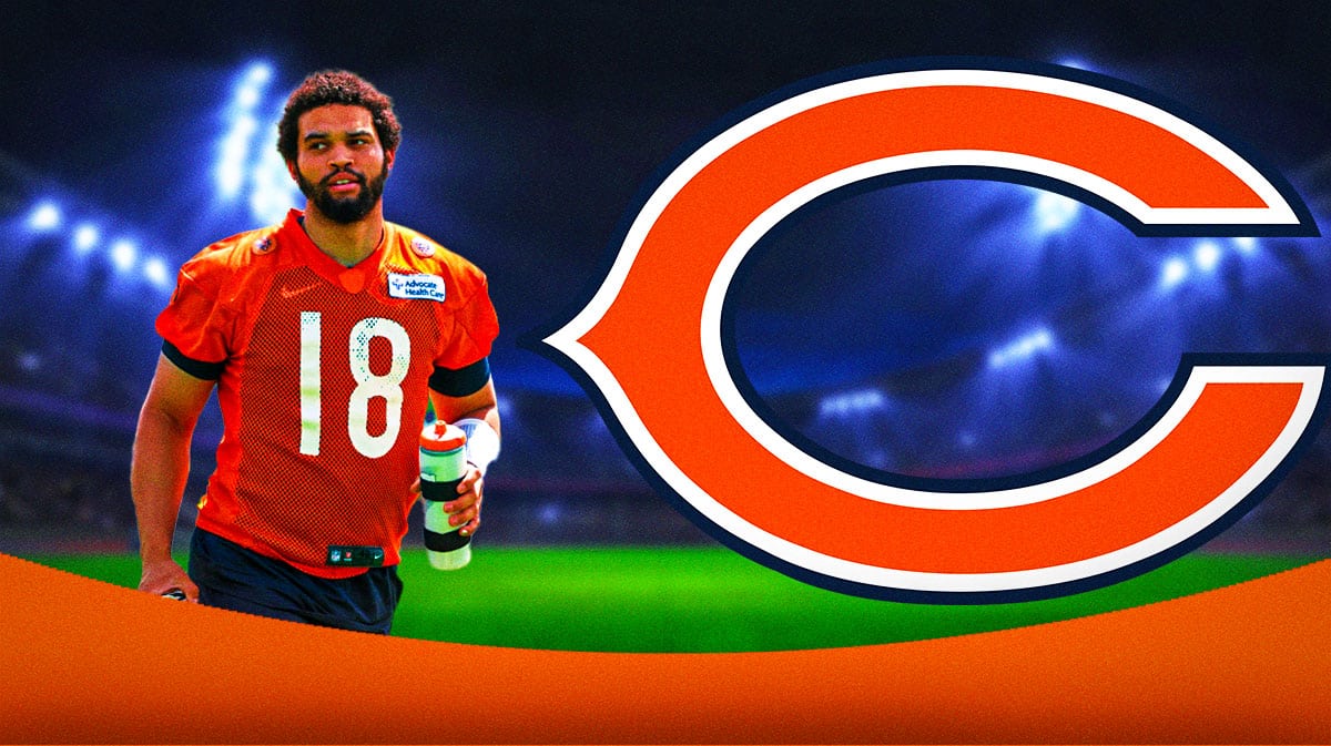 Bears' Caleb Williams looks at preseason reporters before Texans game