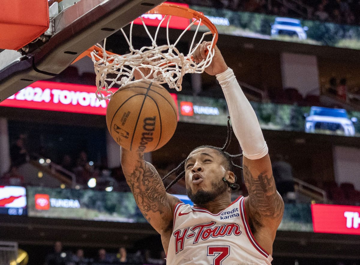 Houston Rockets forward Cam Whitmore (7) dunks against the Toronto Raptors in the fourth quarter at Toyota Center. 