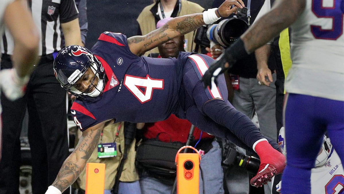 Deshaun Watson Texans leaping for the end zone