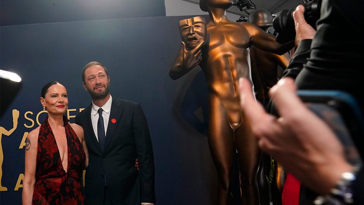 Ebon Moss-Bachrach at the SAG Awards in 2024.