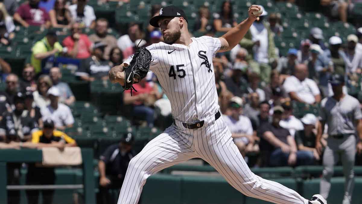 Chicago White Sox pitcher Garrett Crochet (45) throws the ball against the Colorado Rockies during the first inning at Guaranteed Rate Field.