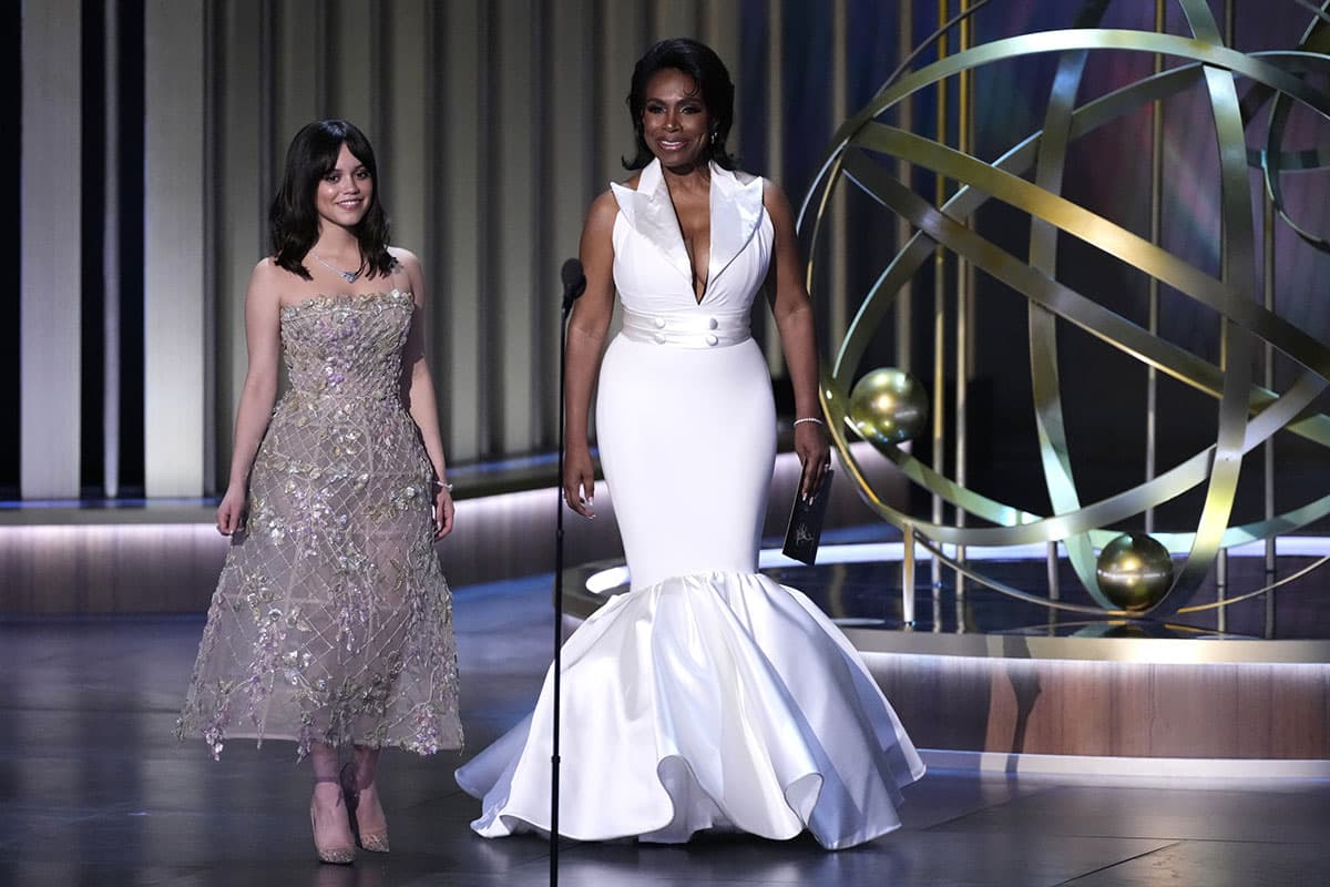 Jenna Ortega and Sheryl Lee Ralph presenting at the 2024 Emmys.