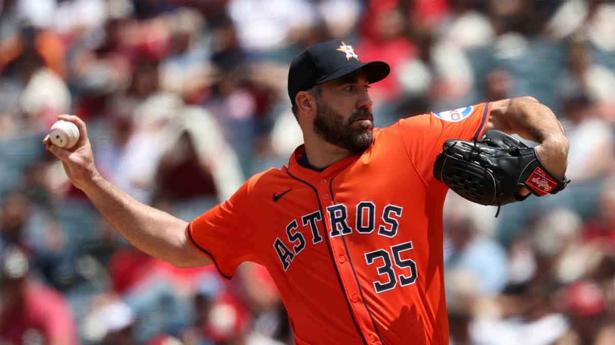 Houston Astros starting pitcher Justin Verlander (35) pitches during the third inning against the Los Angeles Angels at Angel Stadium.