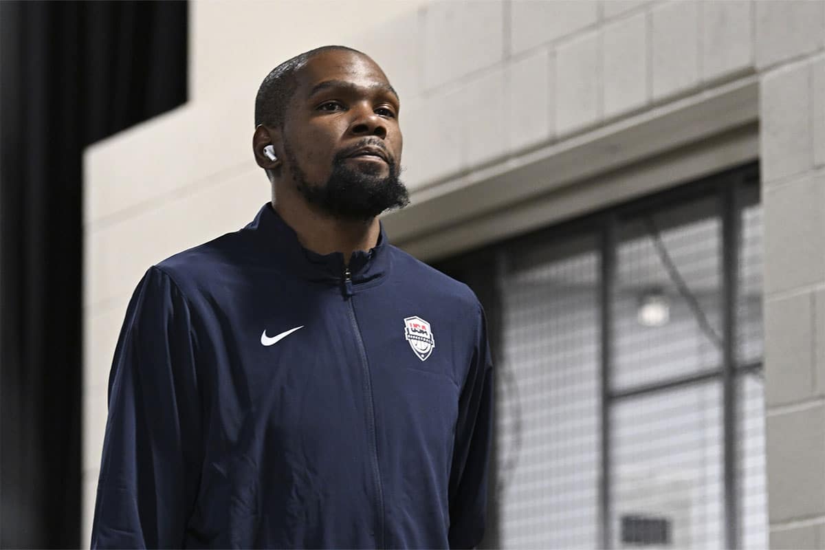 USA forward Kevin Durant (7) arrives for a game against Canada for the USA Basketball Showcase at T-Mobile Arena.