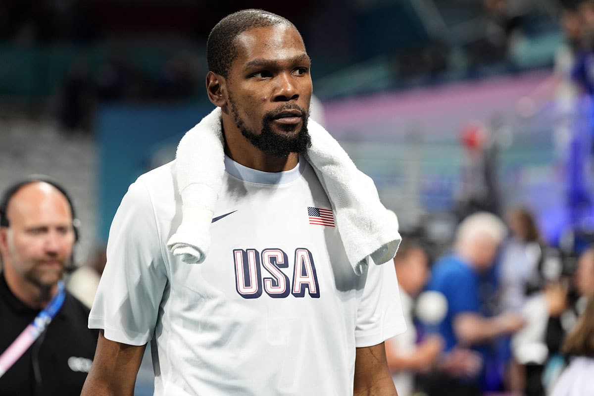  United States guard Kevin Durant (7) after a game against Serbia during the Paris 2024 Olympic Summer Games at Stade Pierre-Mauroy.