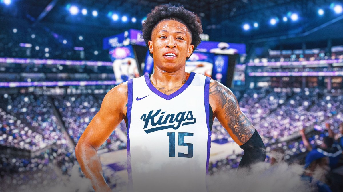 Boogie Ellis in a Sacramento Kings jersey with the Kings arena in the background, NBA free agency roster