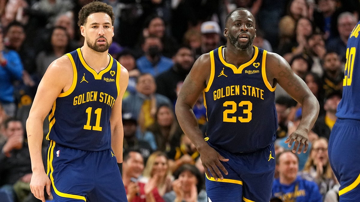 Golden State Warriors guard Klay Thompson (11) and forward Draymond Green (23) during the third quarter against the Los Angeles Lakers at Chase Center.