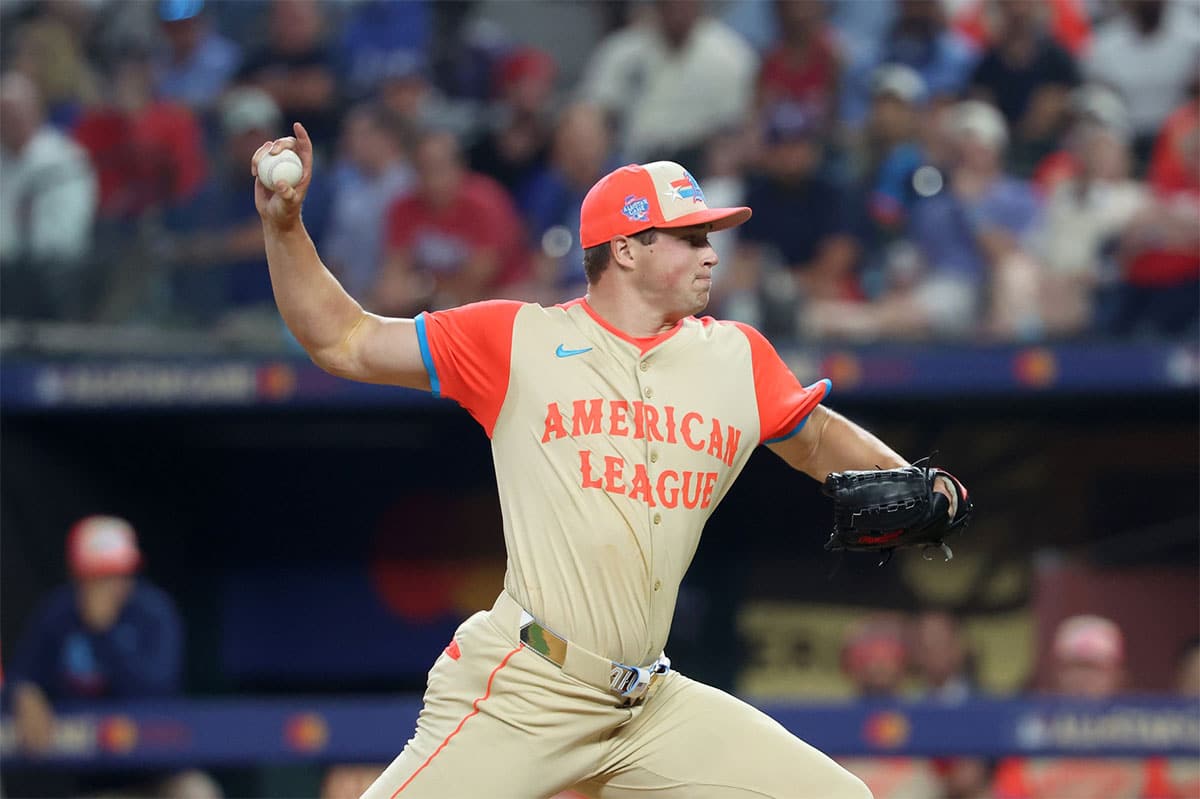 American League pitcher Mason Miller of the Oakland Athletics (19) pitches in the fifth inning during the 2024 MLB All-Star game at Globe Life Field.