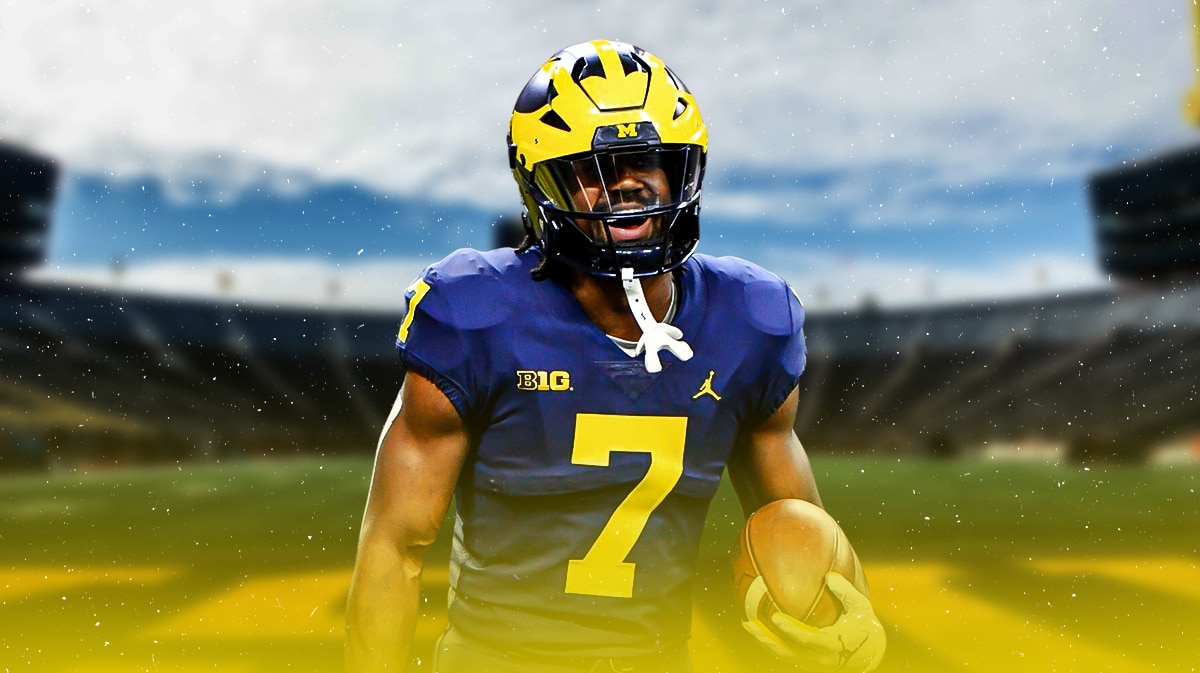 Donovan Edwards, Michigan football, Wolverines, Donovan Edwards Michigan, Big Ten Media Days, Donovan Edwards with Michigan football stadium in the background