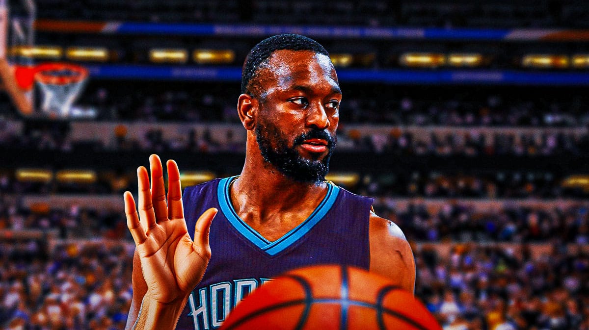 Kemba Walker in a Hornets jersey.