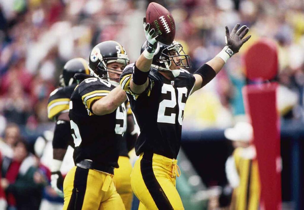 Pittsburgh Steelers defensive back Rod Woodson (26) celebrates an interceptio