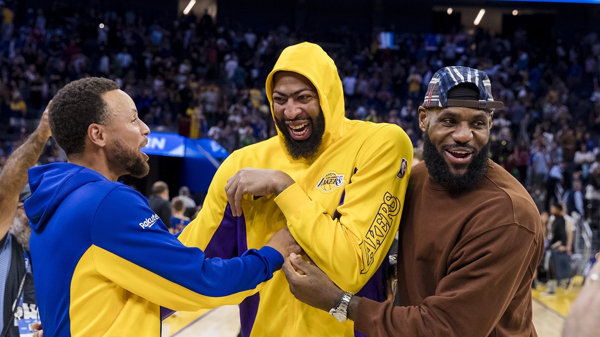 Anthony Davis' strong Stephen Curry take sparks Warriors fans' recruitment