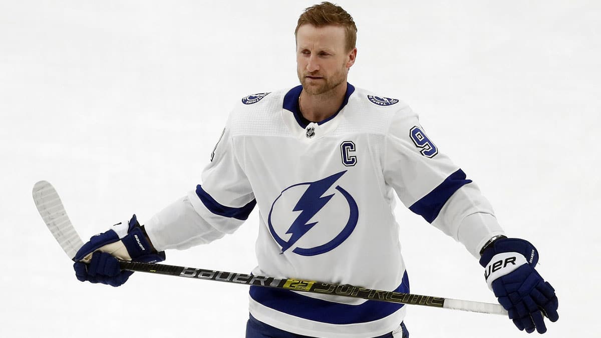 Tampa Bay Lightning center Steven Stamkos (91) warms up before a game against the Pittsburgh Penguins at PPG Paints Arena.