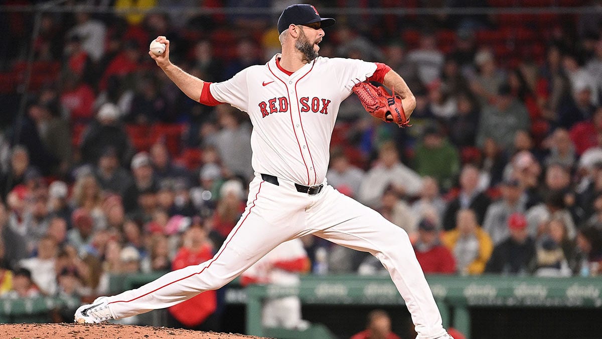 Boston Red Sox pitcher Chris Martin (55) pitches against the Detroit Tigers during the eighth inning at Fenway Park.