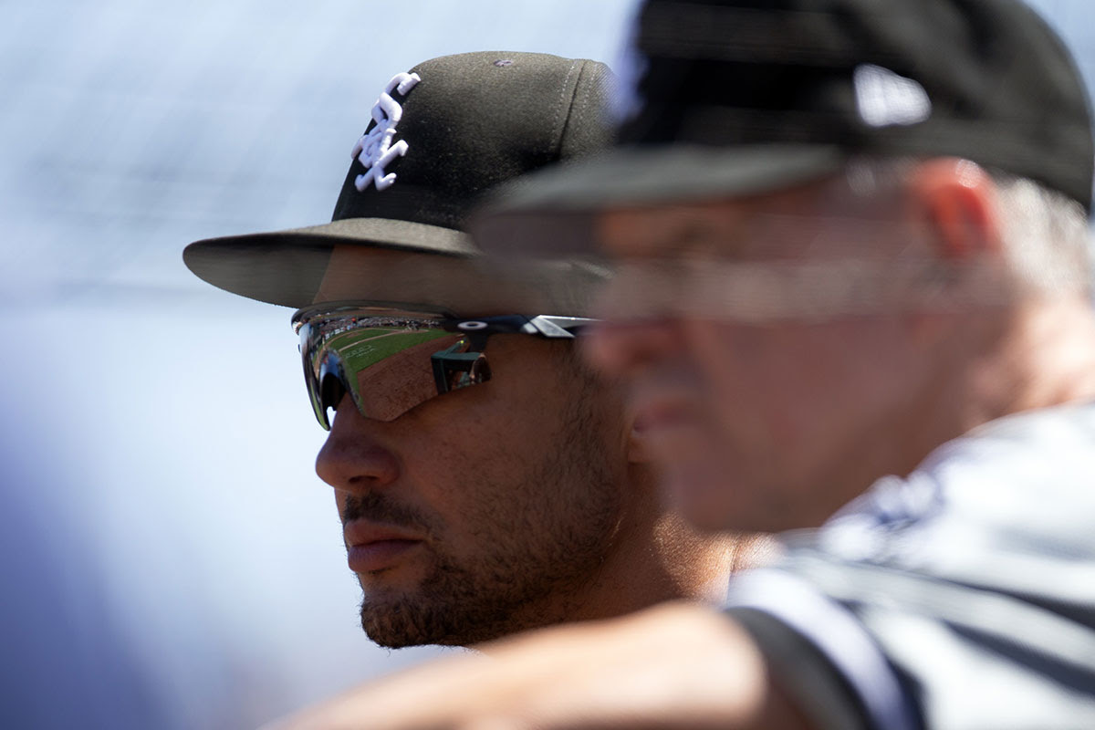 Chicago White Sox interim manager Grady Sizemore (left) watches his team take on the San Francisco Giants during the sixth inning at Oracle Park.