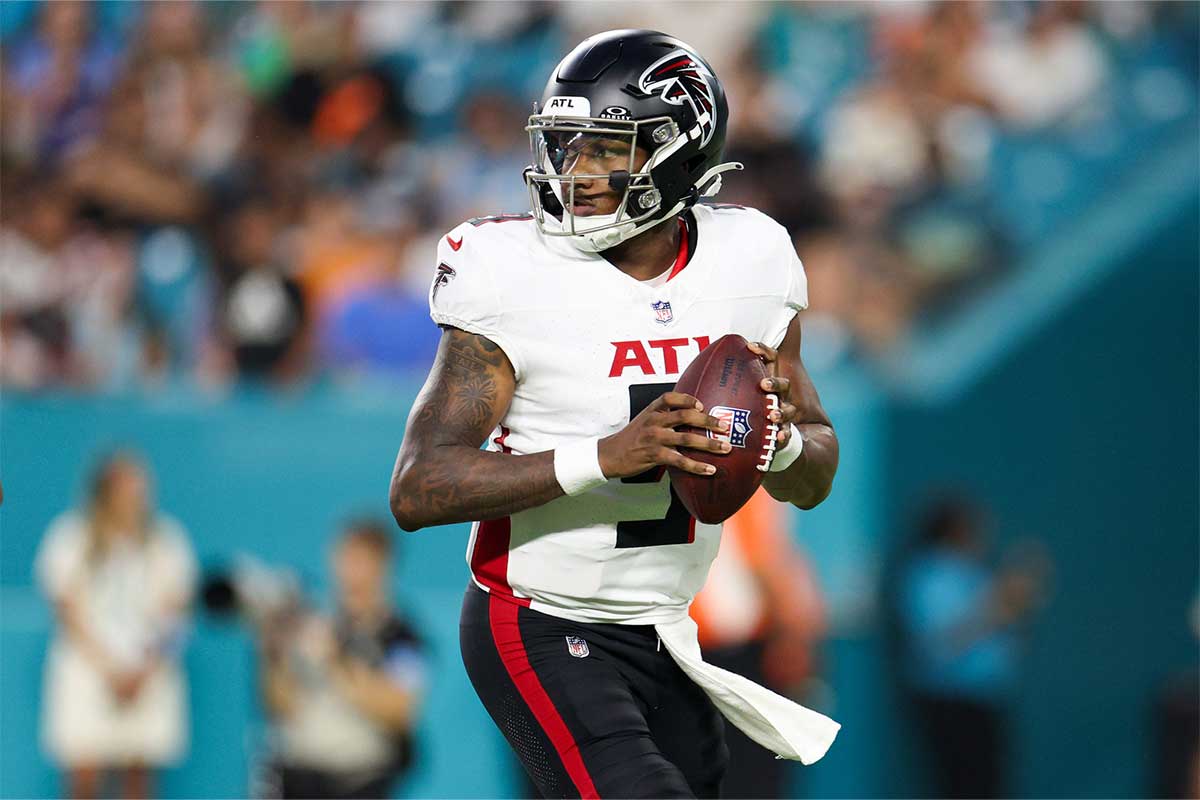 Atlanta Falcons quarterback Michael Penix Jr. (9) drops back to pass against the Miami Dolphins in the second quarter during preseason at Hard Rock Stadium. 