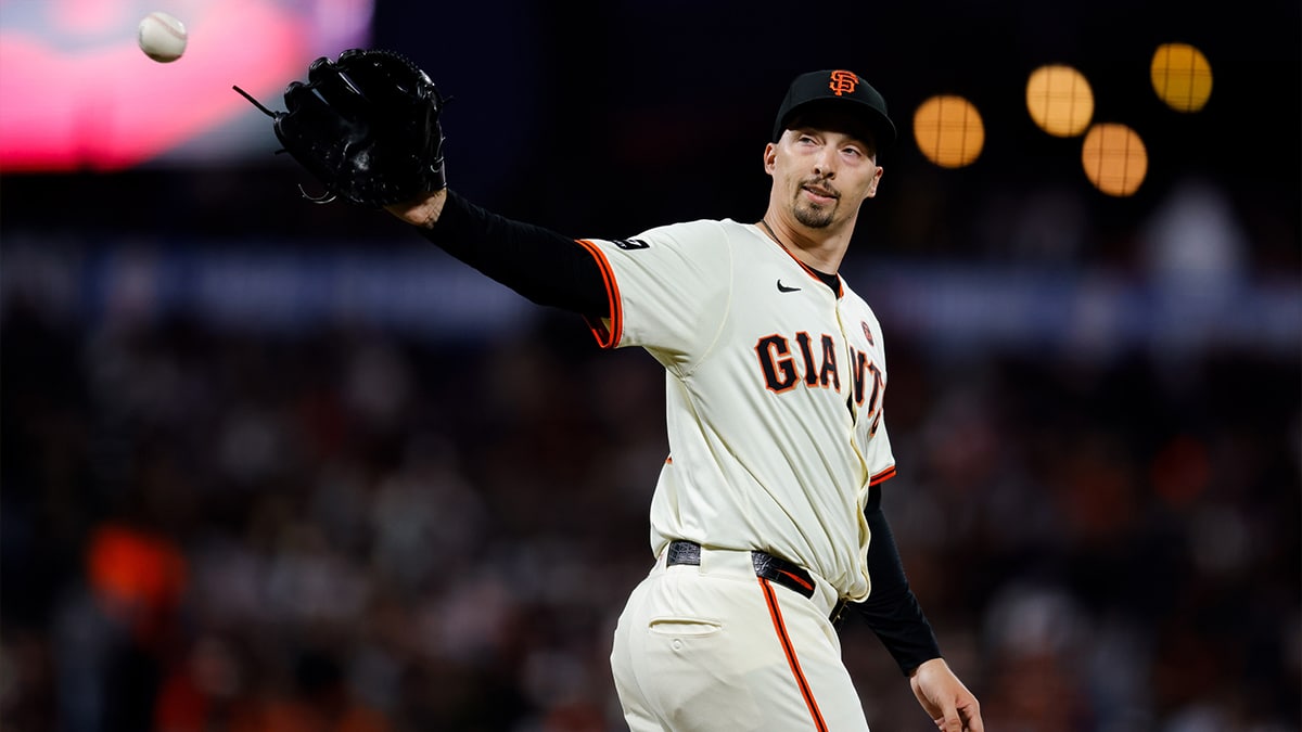 San Francisco Giants pitcher Blake Snell (7) reacts after giving up a double to Atlanta Braves designated hitter Marcell Ozuna (20) during the seventh inning at Oracle Park.