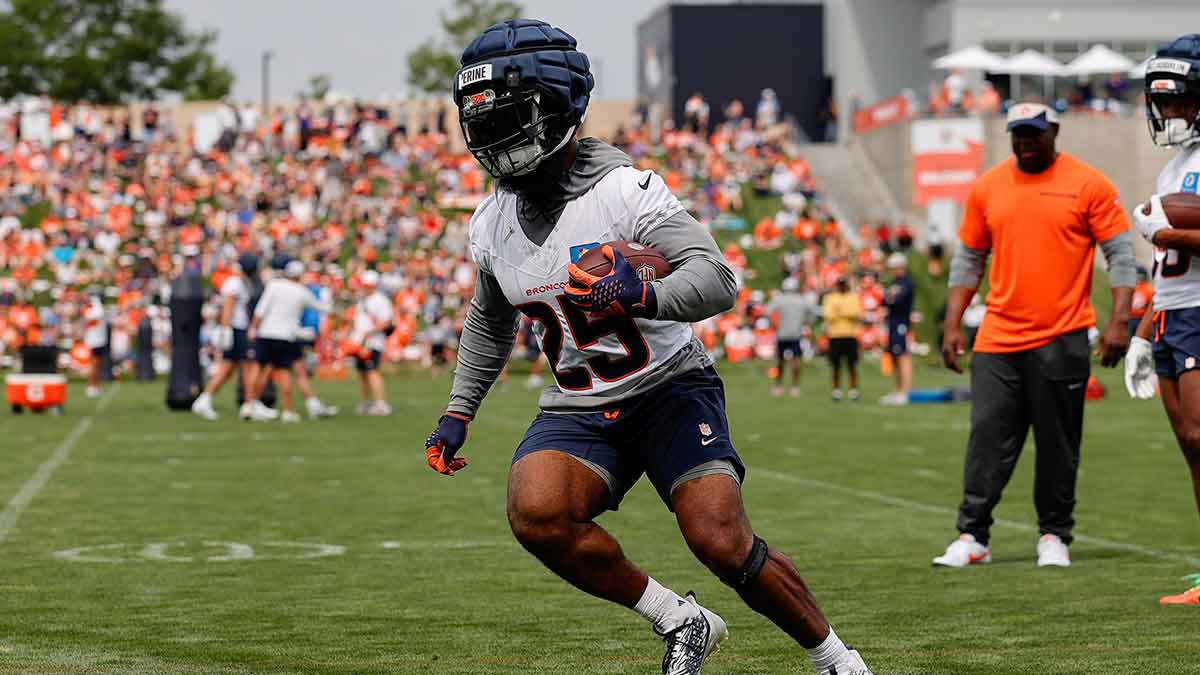 Denver Broncos running back Samaje Perine (25) during training camp at Broncos Park Powered by CommonSpirit.