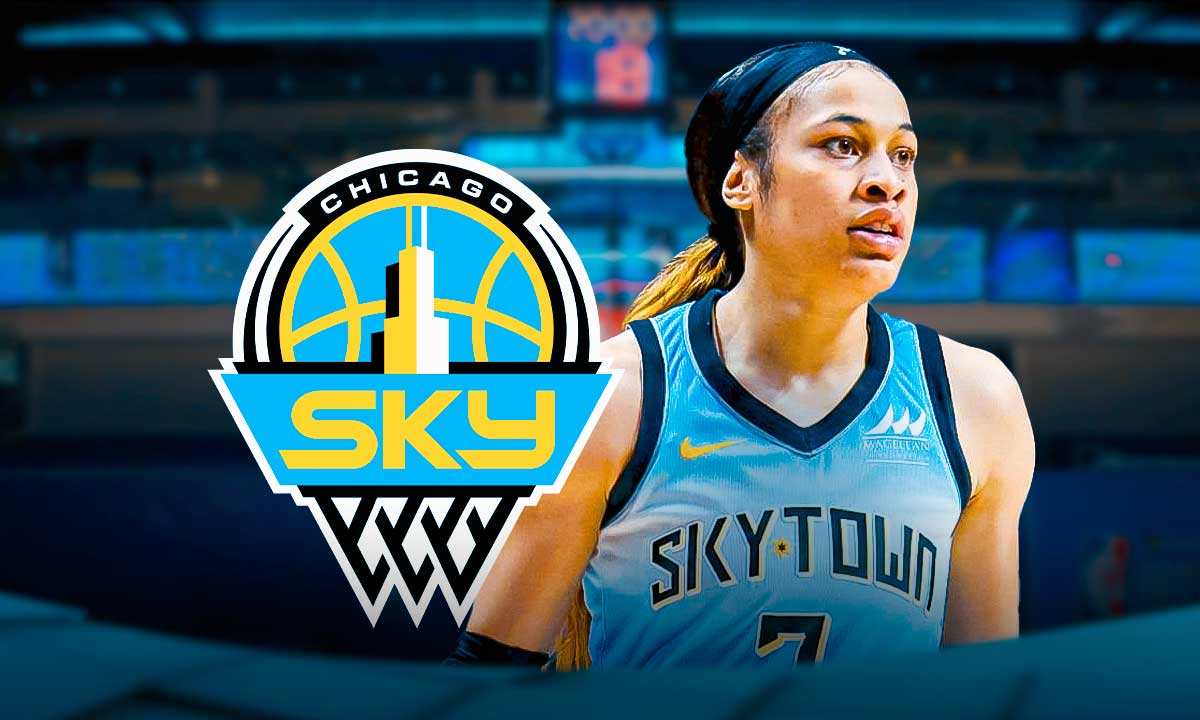 Chicago Sky's Chennedy Carter looks at Mystics player after injury report update, COVID doctors in background